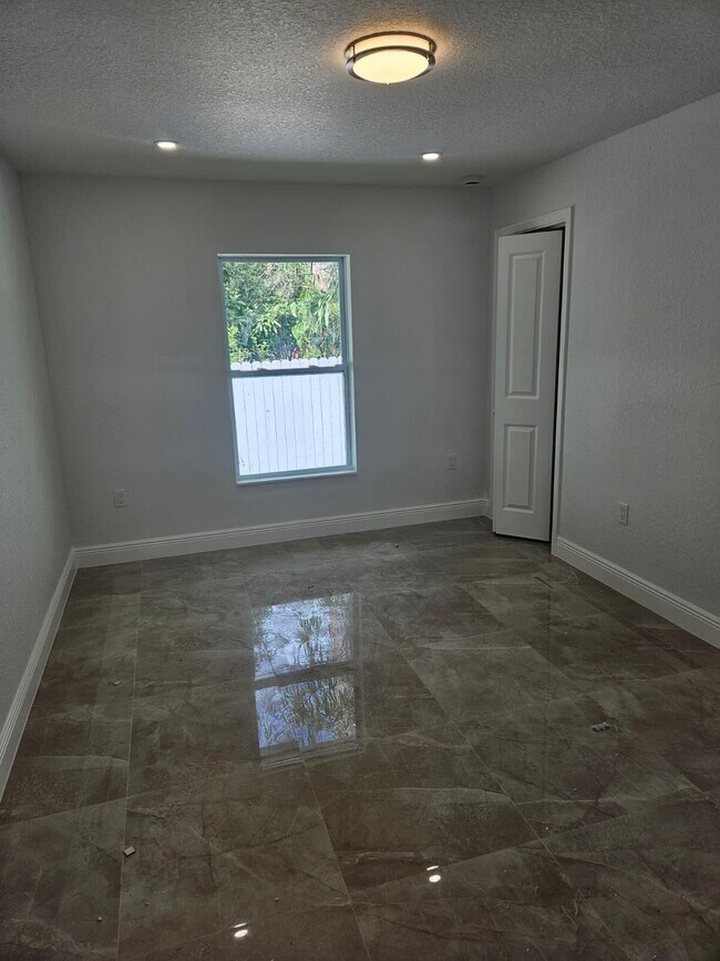 Foto del edificio - 5029 Sunrise Blvd