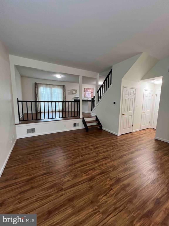 Foto del edificio - 6247 Spring Knoll Dr