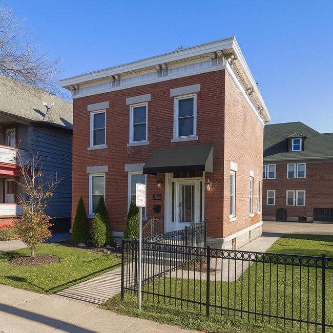 Photo - 202 N Townsend St Apartment