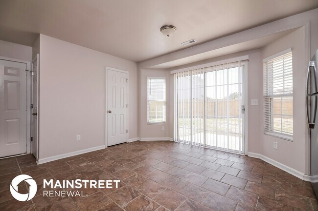Foto del edificio - 3716 Tryon Ridge Dr