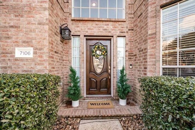 Building Photo - 7106 Wild Violet Dr