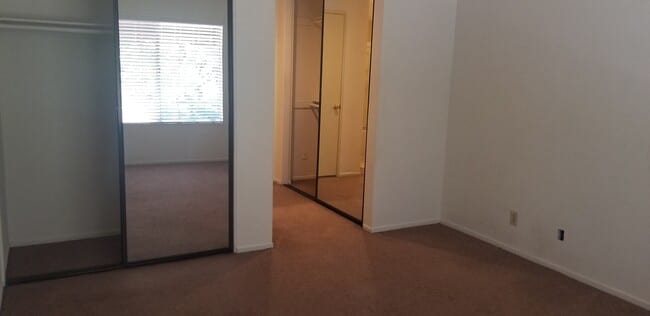 Master #1 with dual closets - 7 Stanford Ct