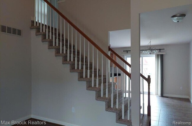 Foto del edificio - 1115 Birchwood Ave