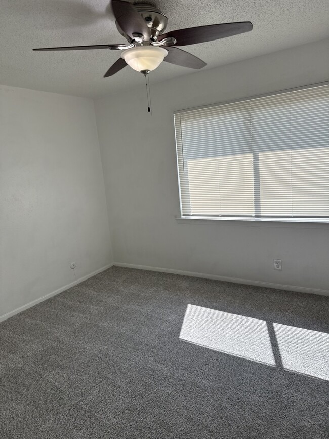 Building Photo - 212 Wilshire Dr