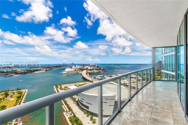 Building Photo - 888 Biscayne Blvd