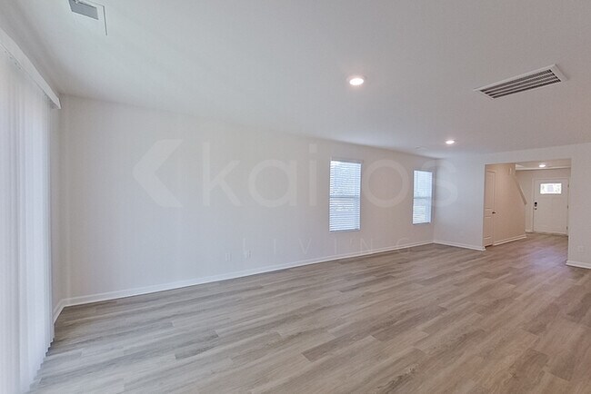 Foto del edificio - 113 Overstreet Way