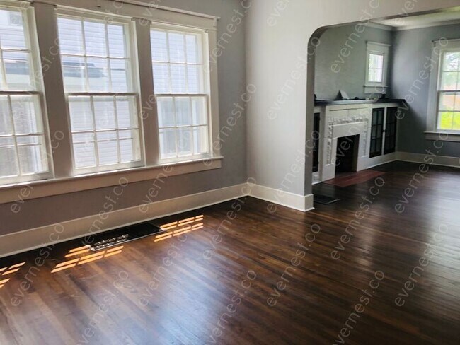 Building Photo - 204 N Hawthorne St