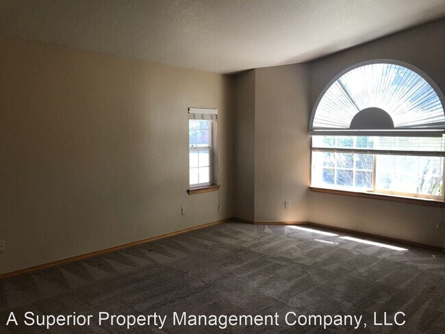Foto del edificio - 3 br, 2 bath House - 1728 NE Mark Ct.
