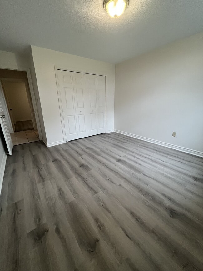 Building Photo - 385 Westwood Dr