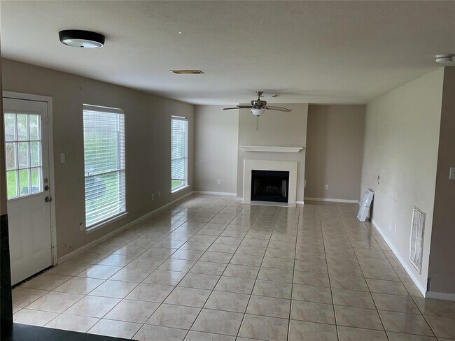 Foto del edificio - 3110 Meadow Bay Dr