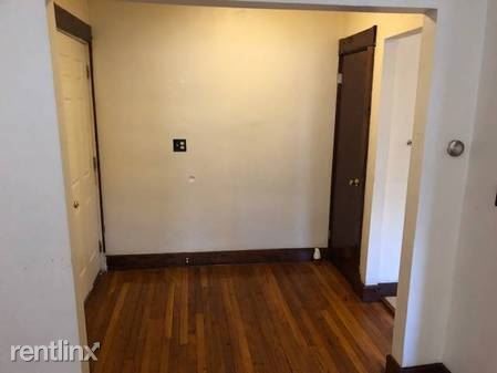 Building Photo - 2 br, 1 bath  - 823 Hyde Park Ave