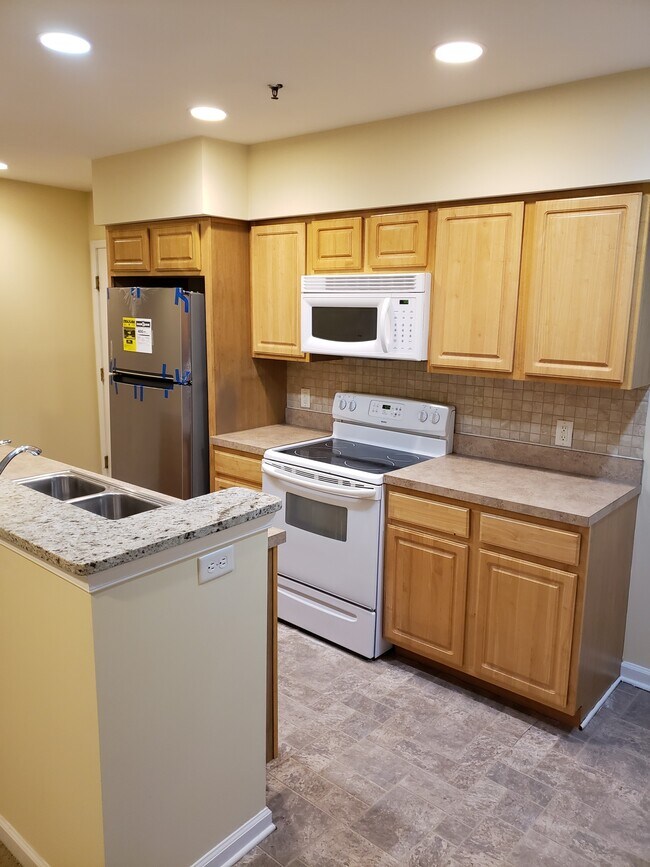 Kitchen - 301 W 8th St