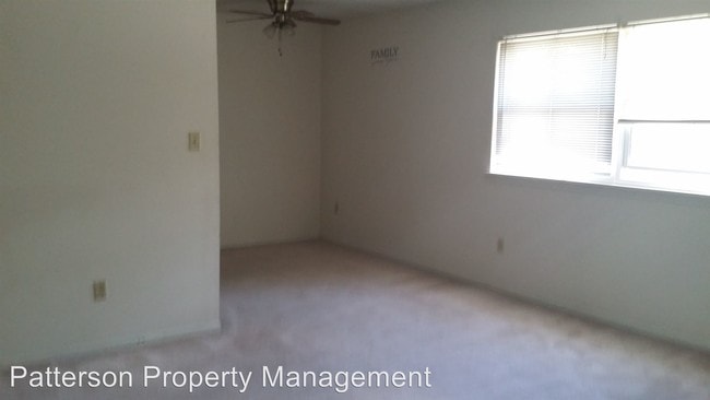 Building Photo - 105 Sanders Ct