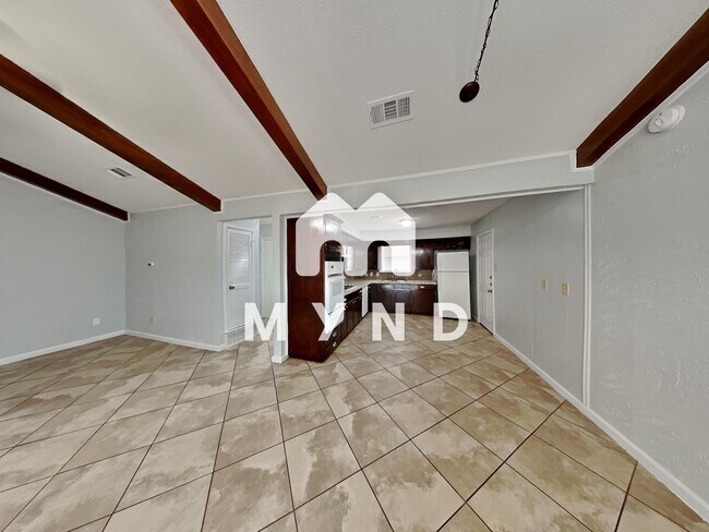 Building Photo - 824 Coury Rd