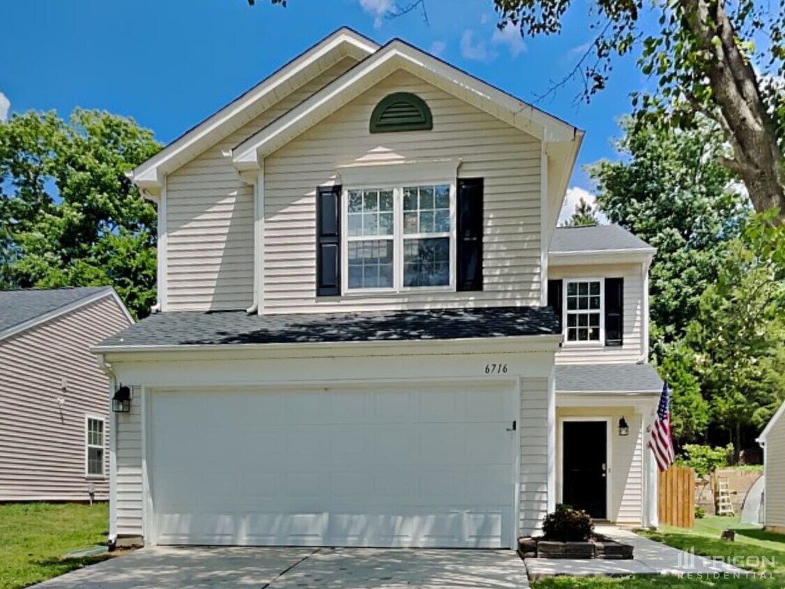 Primary Photo - 6716 Commack Dr