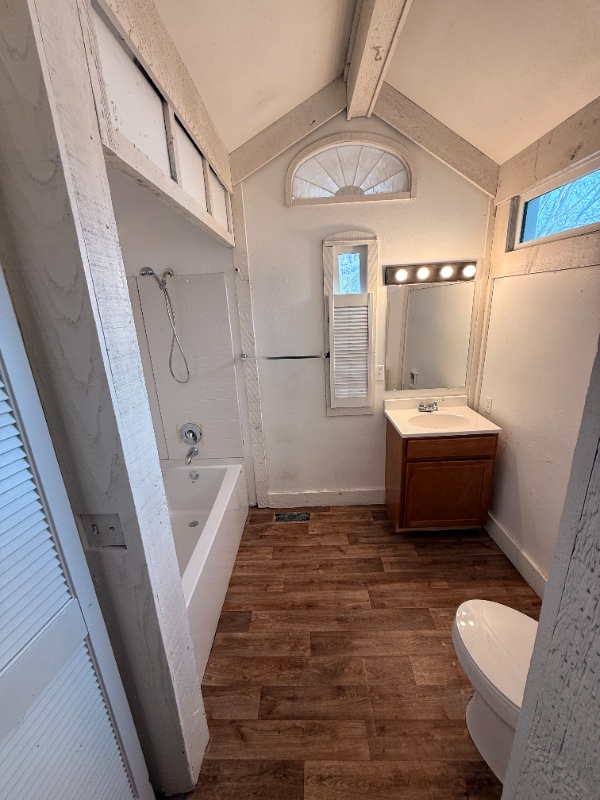 Building Photo - 1107 E Frye Ave