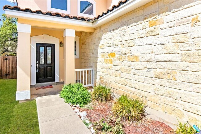 Foto del edificio - 1311 Crown Brook