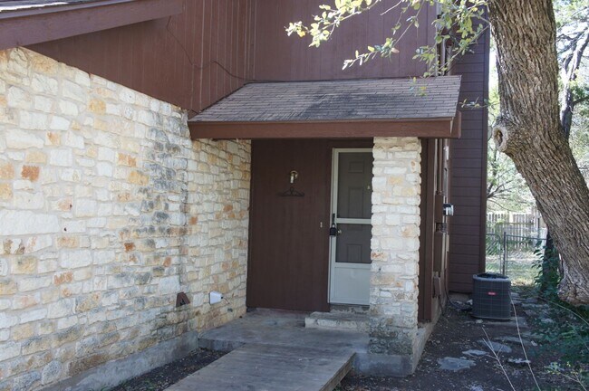 Foto del edificio - 3706 Rocky Hollow Trail