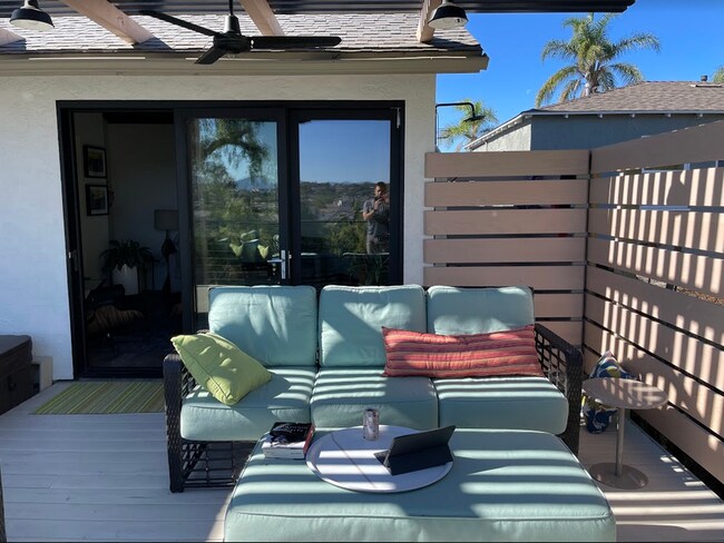 Back Deck Seating - 3255 Isla Vista Dr