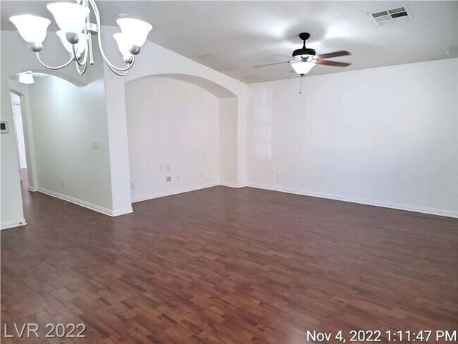 Foto del edificio - COMING SOON - Ready no later than Mid March