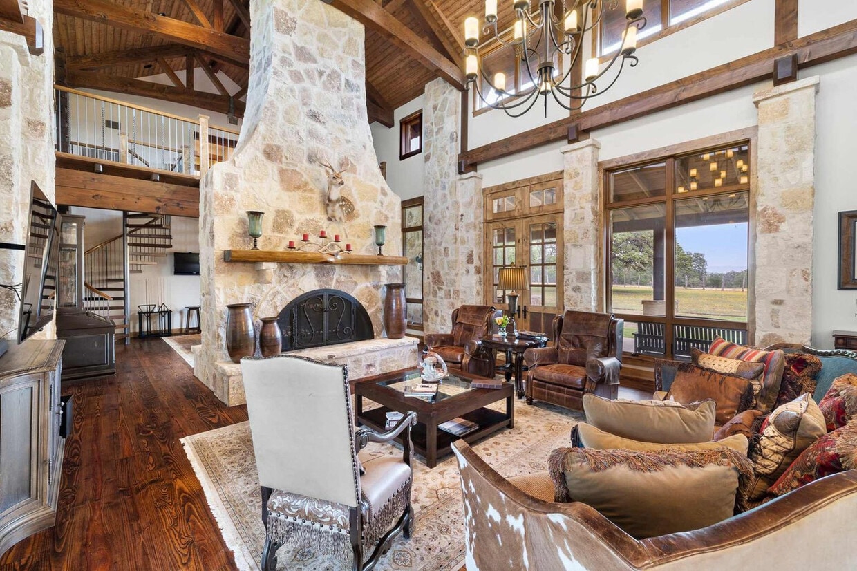 Primary Photo - 5 Jones Cemetary Rd