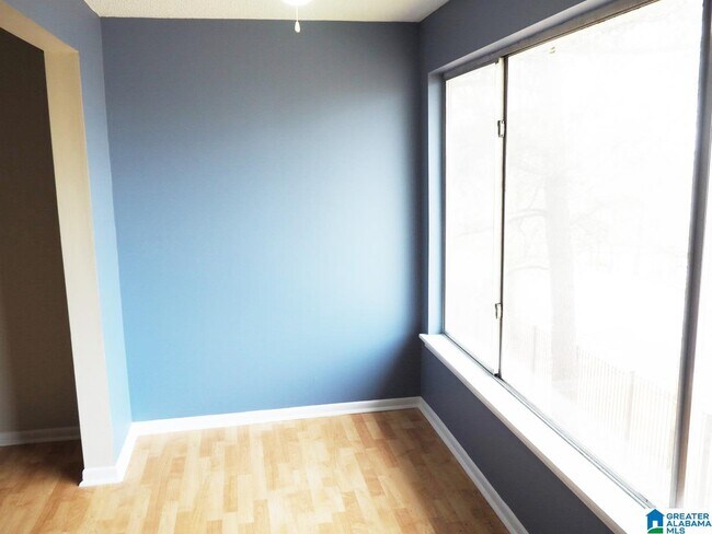 Foto del edificio - 400 Skyview Dr