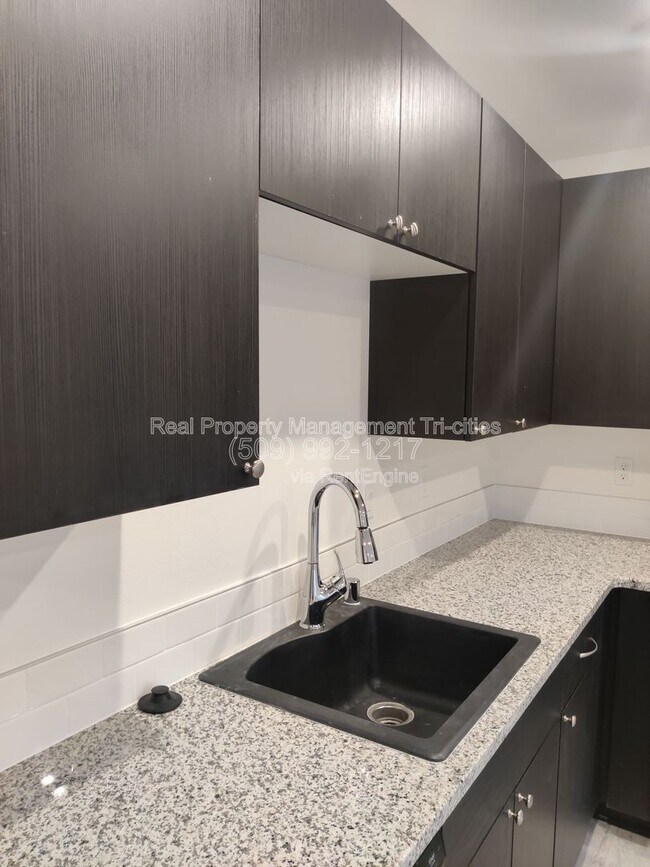 Foto del edificio - 6944 Hardrock Ct