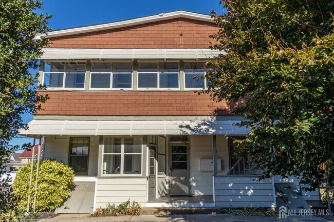 Foto del edificio - 4 Prentice Ave