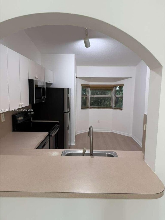 Foto del edificio - 1300 SE 31st Ct