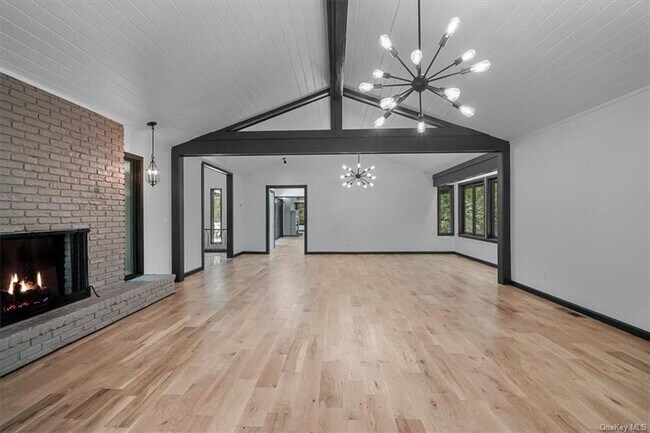 Building Photo - 7 Druid Ct