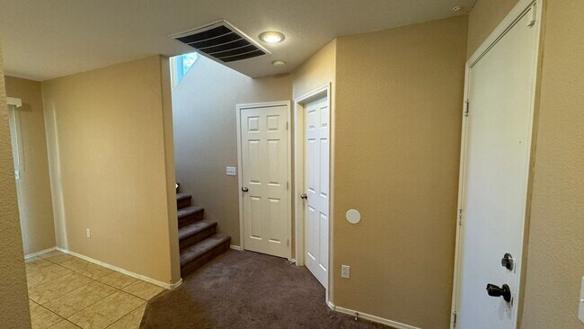 Building Photo - 9998 Big Bow Springs Ct