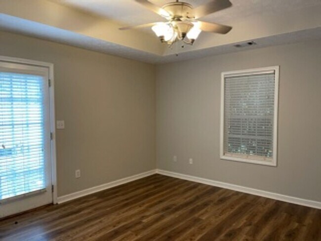 Building Photo - 2705 Cunningham Court