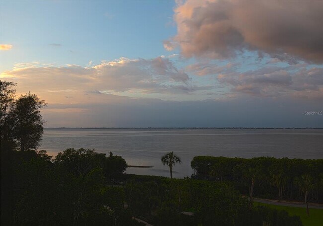 Foto del edificio - 3080 Grand Bay Blvd