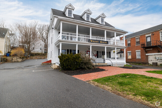 100 Main St Newmarket, NH - The Willey Apartments