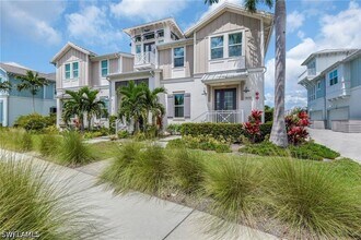 Building Photo - 6585 Dominica Dr
