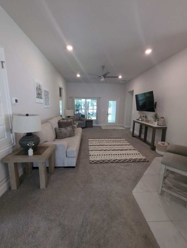Building Photo - 980 Ibis Cir