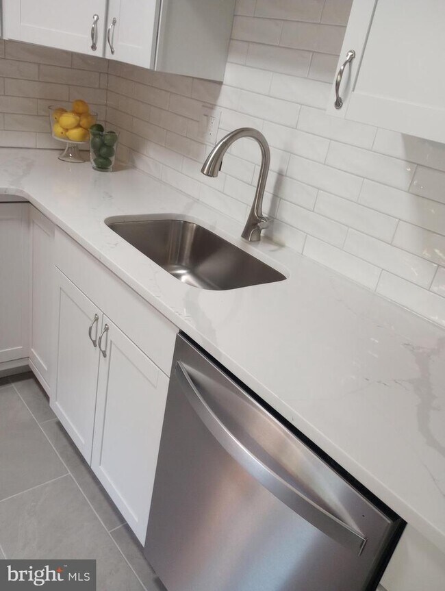 Foto del edificio - 1309 Meadowview Ln