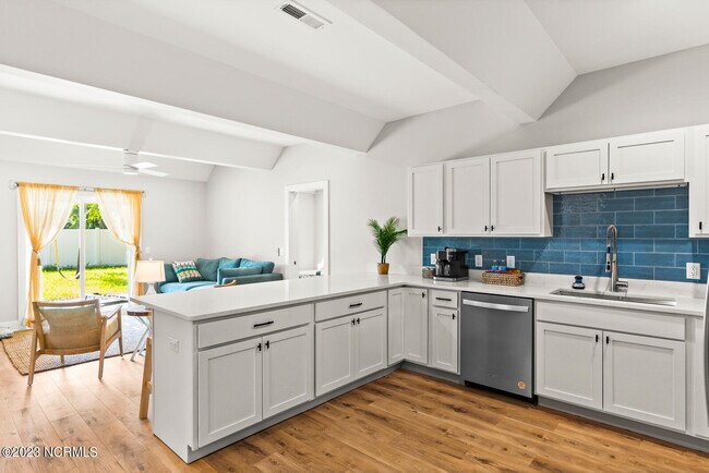 Foto del edificio - 238 NE 70th St