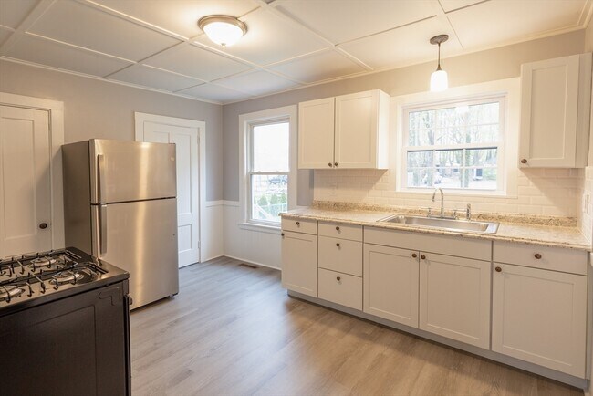 Building Photo - 235 Standish Ave