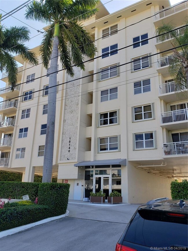 Building Photo - 10140 W Bay Harbor Dr