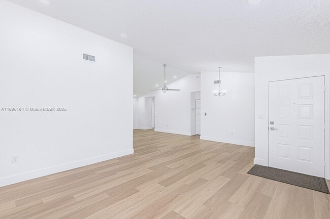 Building Photo - 15510 Gauntlet Hall Manor