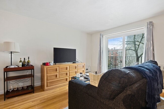 Foto del edificio - 39 Englewood Ave