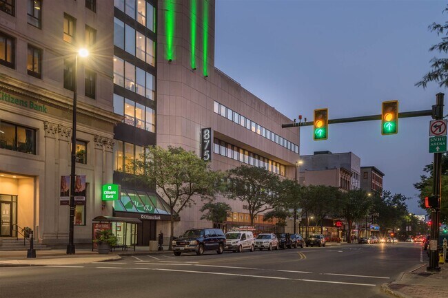 Building Photo - 875 Elm St