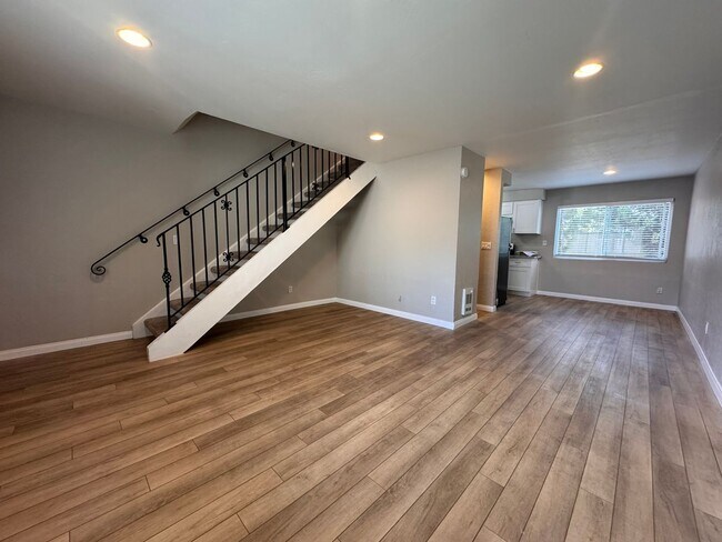 Building Photo - Coastal Condo for Rent in Del Mar – Beachside Living at Its Best