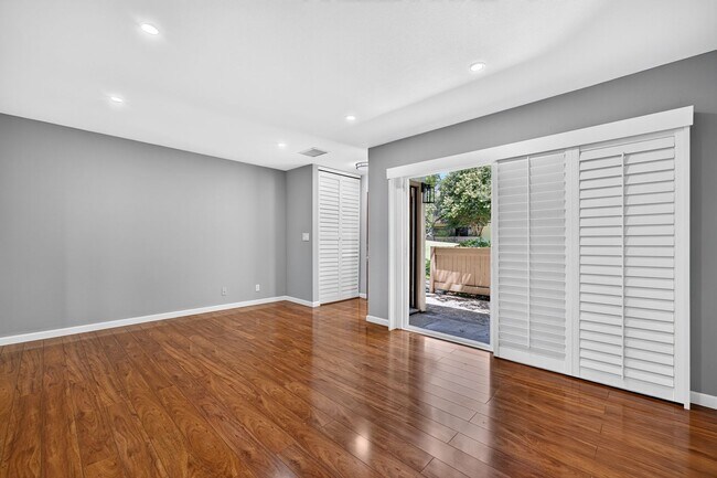 Foto del edificio - Move-In Ready 2BR/2.5BA in Desirable Sunset Park – Minutes to Downtown Walnut Creek!