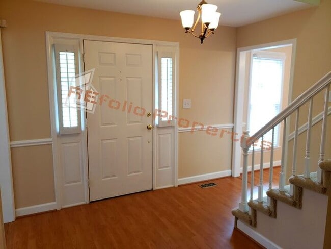 Building Photo - Beautiful 3 BD 2.5 BA 2 Car Garage Home in...