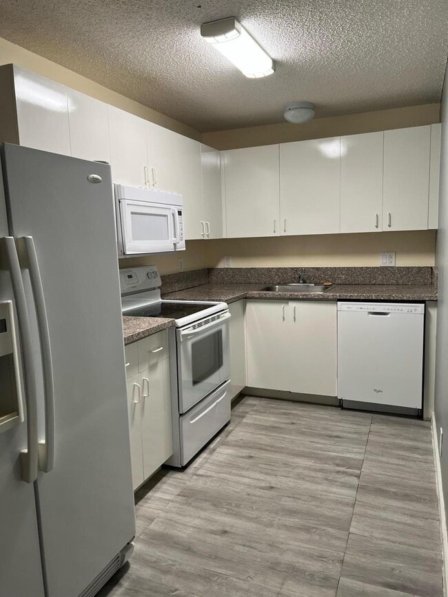 Building Photo - 5070 Sanctuary Way