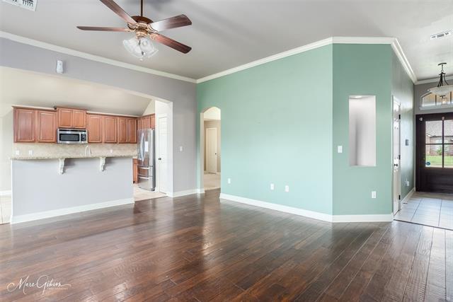 Foto del edificio - 2330 Tallgrass Cir