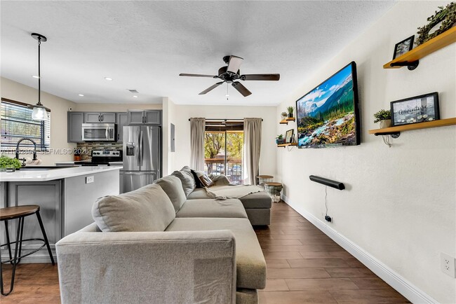 Foto del edificio - 6236 SW 136th Ct