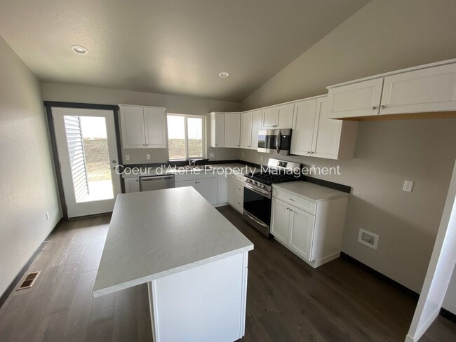 Building Photo - 3 Bedroom Home in Brookshire!